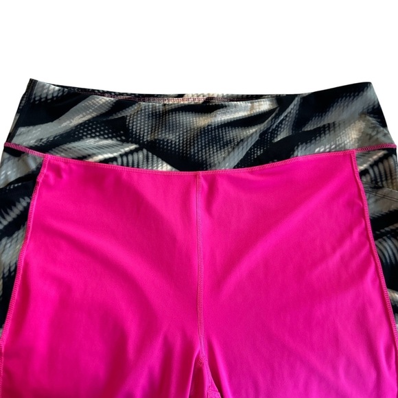 NWOT 3XL Lularoe Rise Fearless High Waist, Capri Length, Workout Fitness Legging - Picture 4 of 9